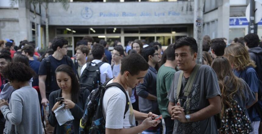 Rio de Janeiro - A Universidade do Estado do Rio de Janeiro (Uerj) realizou a primeira fase de seu vestibular 2018, foram 37.393 mil inscritos na edição deste ano (Tomaz Silva/Agência Brasil)