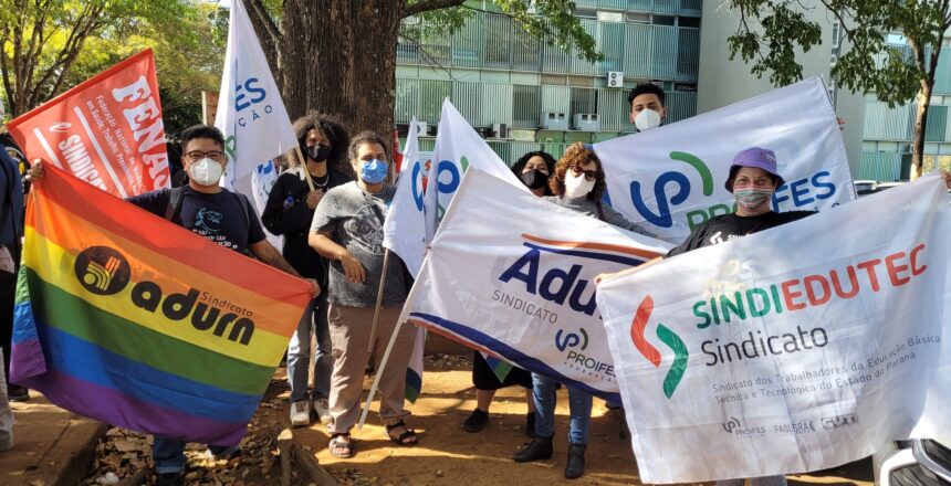 em-brasilia-adufg-sindicato-participa-de-ato-em-defesa-da-reposicao-salarial-de-19-99-para-servidores-publicos